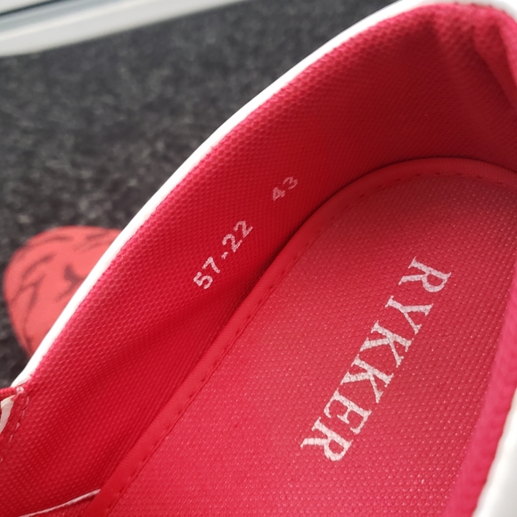 Shoes - Picture 5 of 5